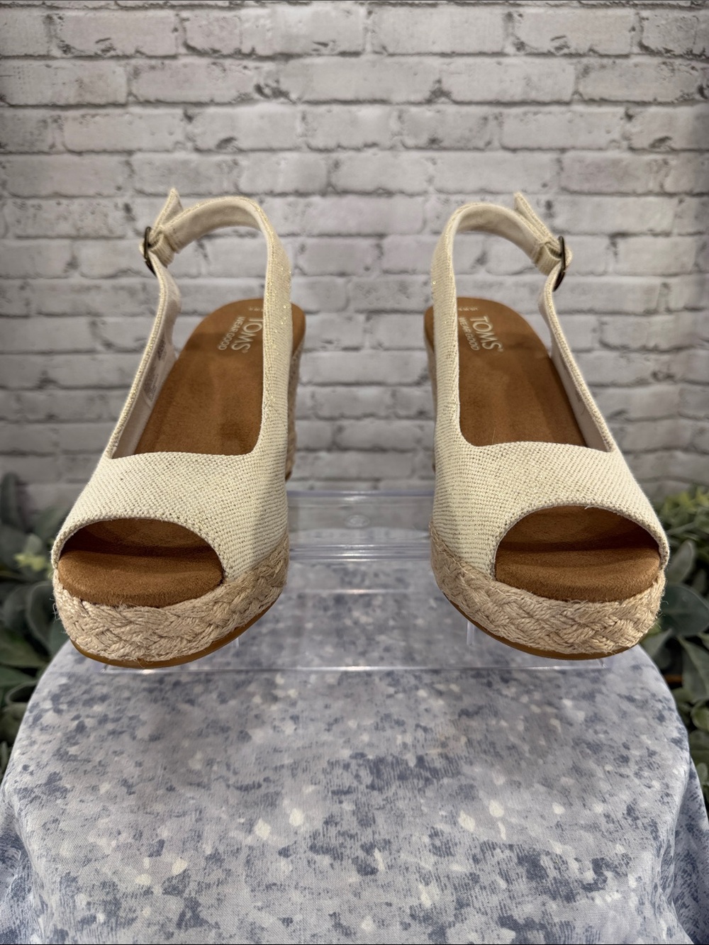 TOMS “Camilla” Beige & Gold Metallic Canvas Open-Toe Wedge Sandals WMS 6M☀️EUC - Picture 2 of 12